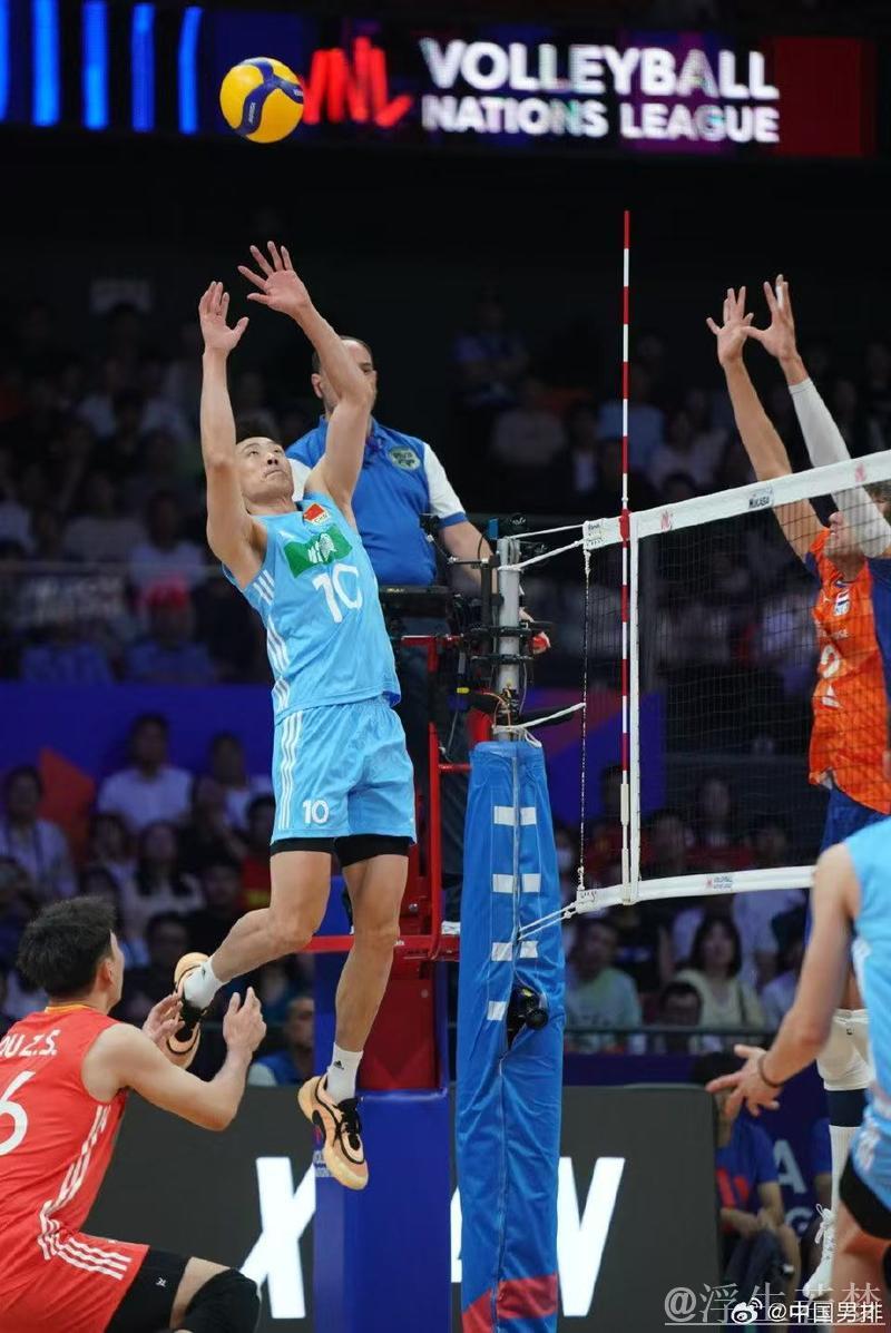 中国男排力克荷兰 收获两连胜 中国男排力克荷兰 收获两连胜