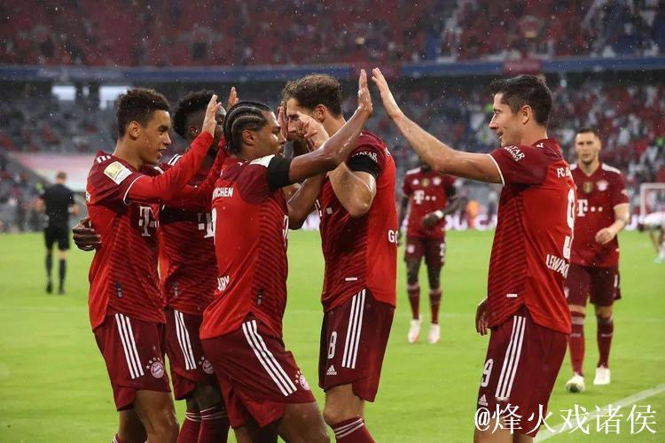 德甲-格纳布里双响莱万建功 拜仁客场狂胜科隆