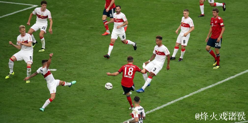 德甲-穆勒戴维斯传射莱万破门 拜仁5-2法兰克福